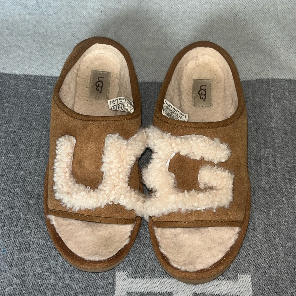 Ugg slippers women’s